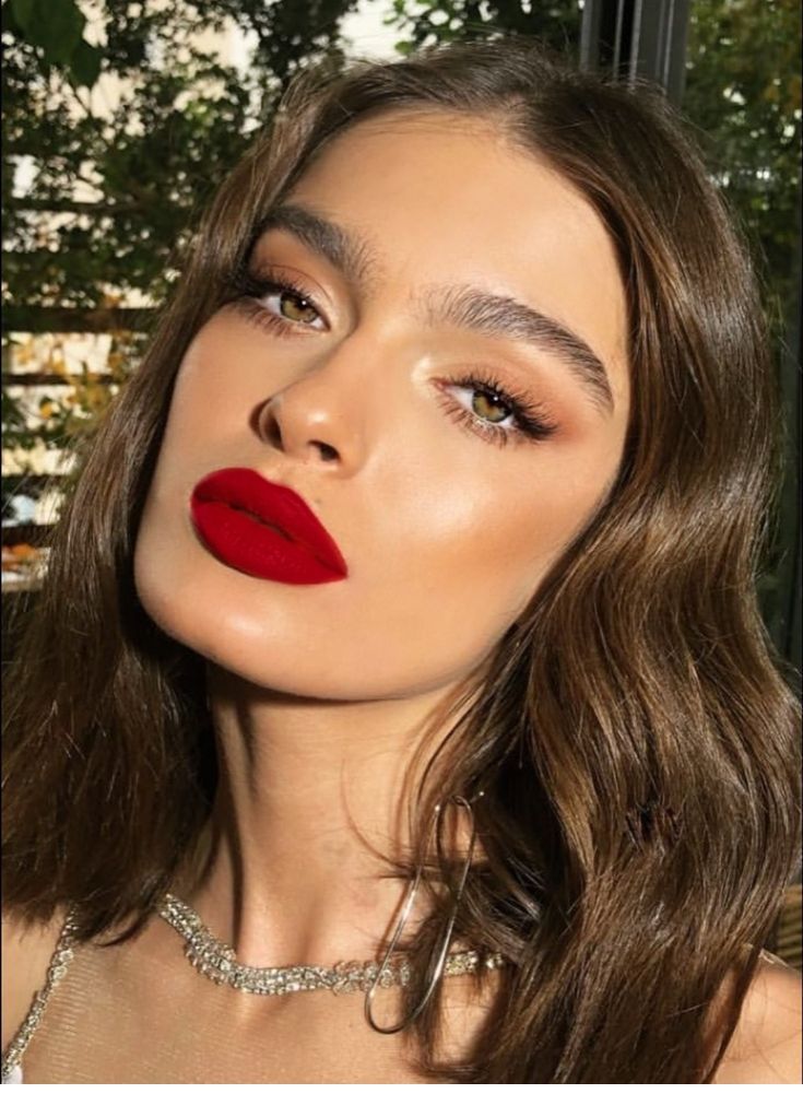 Fall-Winter 2022-2023 Makeup Trends