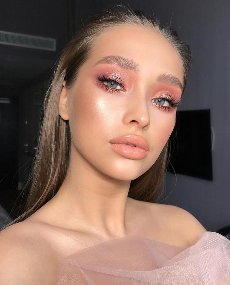 Fall-Winter 2022-2023 Makeup Trends