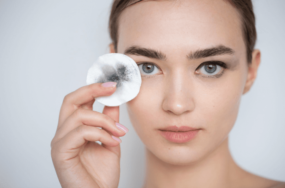 The Ultimate Guide To Properly Remove Make Up